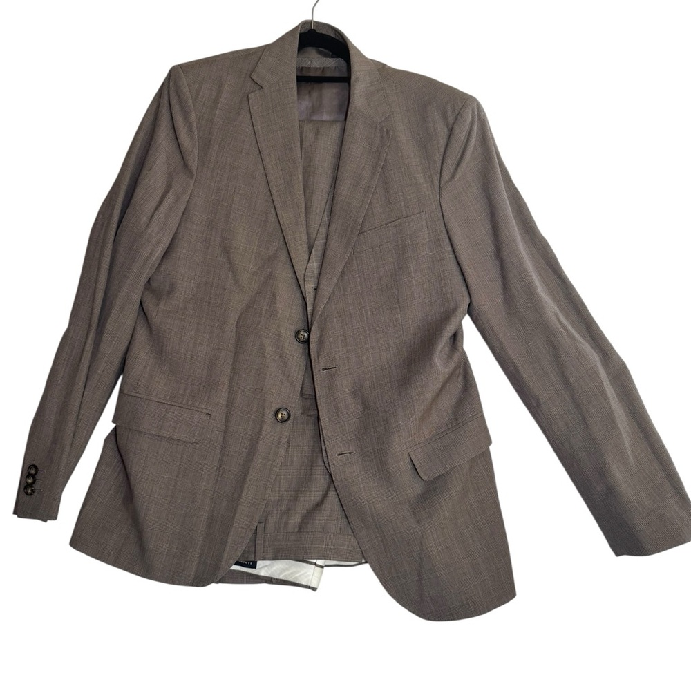Banana Republic Tailored Fit 3-Piece Suit – 40R Jacket / 33x32 Pants / Vest